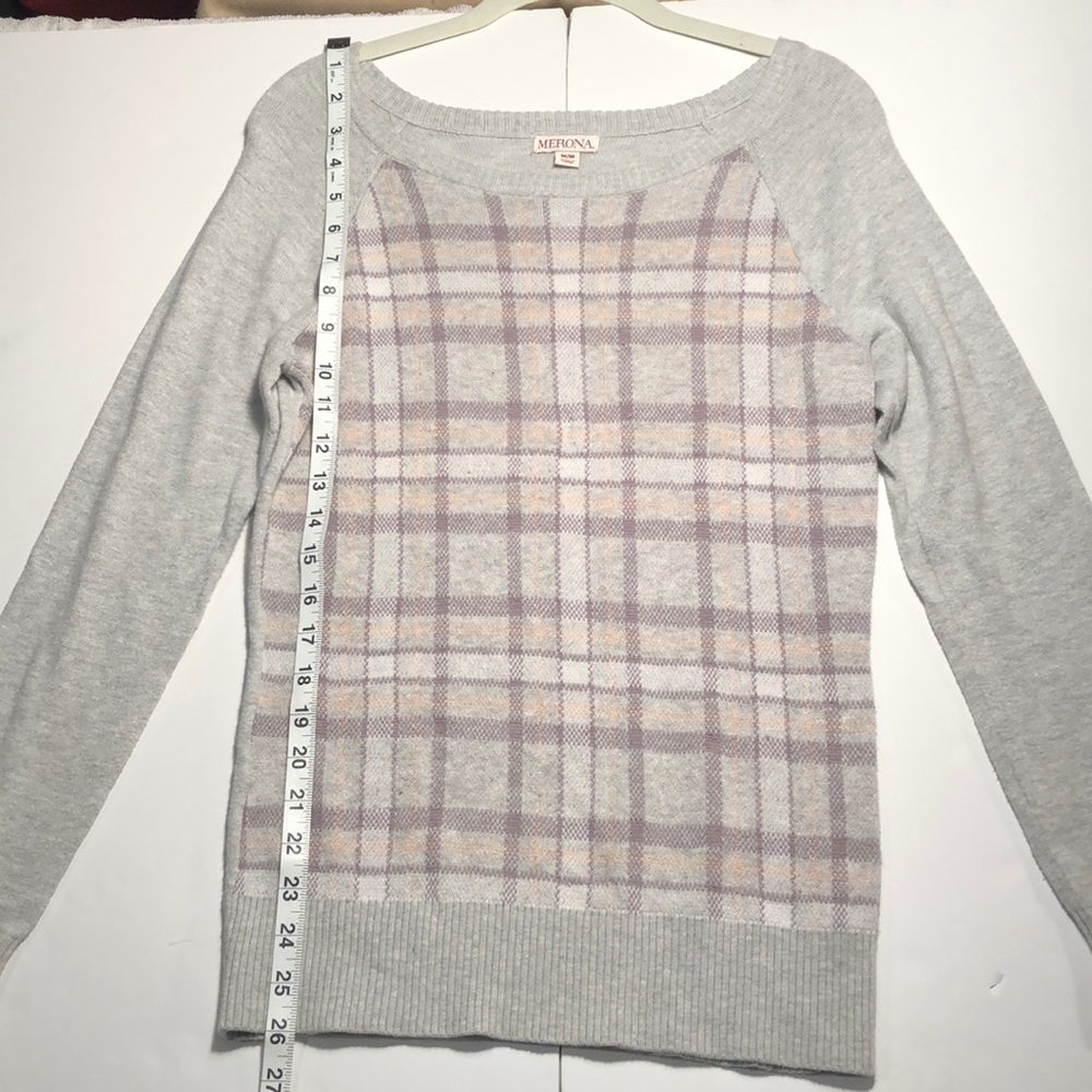 New condition Merona sweater Grey and orange strip